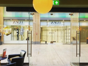 Anji Fashion - Dymond Shopfittings