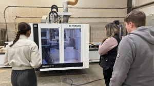 SR-furniture-tci-apprentice-event-factory-tour-naw2026-machine